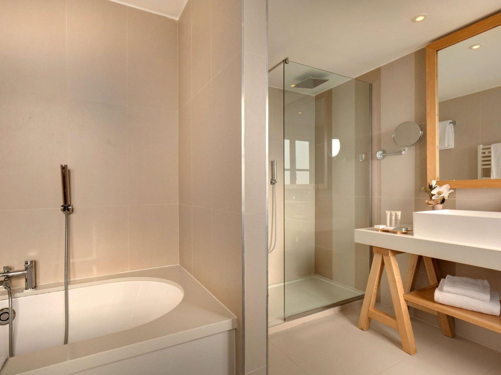 Mercure Maintenon